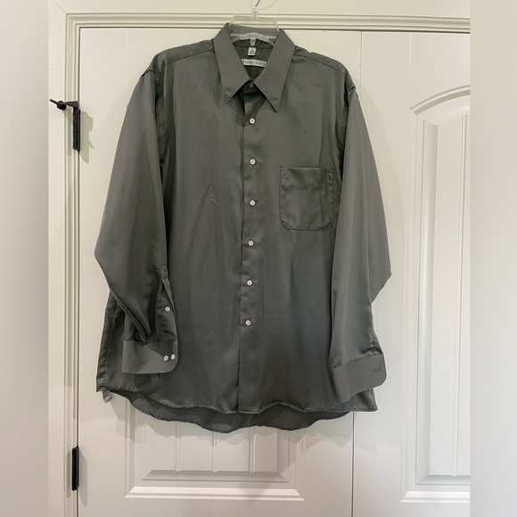 Geoffrey Beene Other - Men's Geoffrey Beene Grey Dress Shirt wrinkle free 17